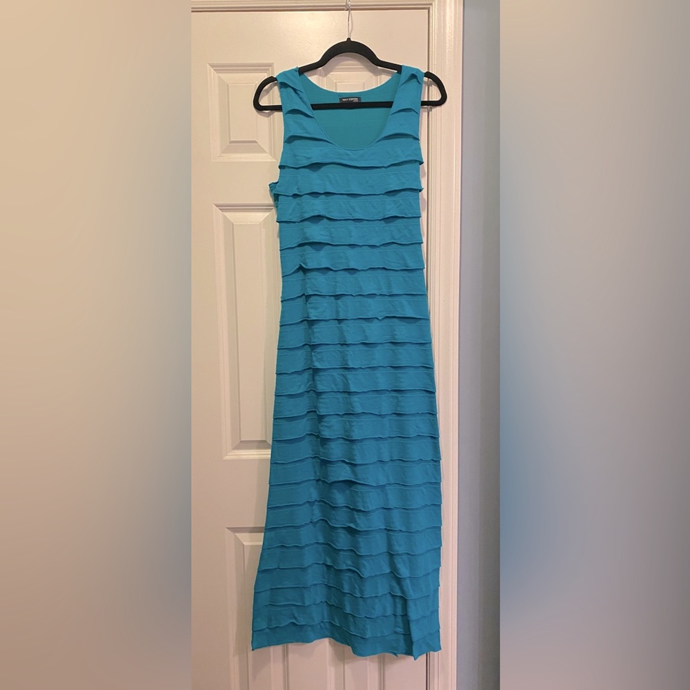 Med Petite Teal Dress. Perfect for cruise or beach. More teal than pics show.